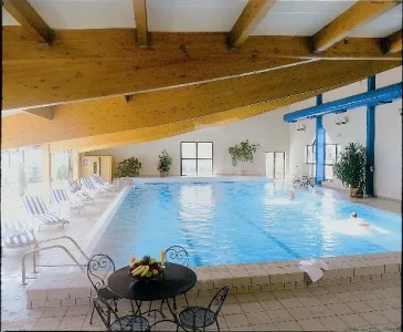 HOTEL - LE RELAIS DE LAGUIOLE - PISCINE