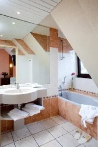 HOTEL - LE RELAIS DE LAGUIOLE - SALLE DE BAIN