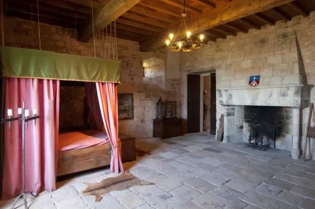 Chambre du seigneur du château de Montaigut