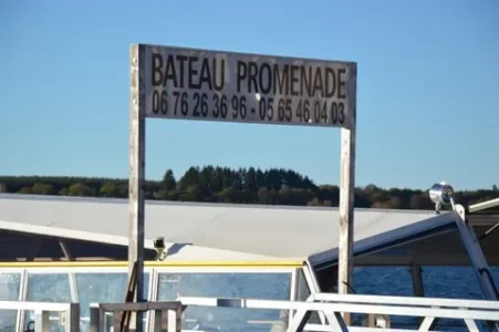 Bateau-promenade Le Papillon Jaune sur le lac de Pareloup (groupes)