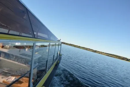 Bateau-promenade Le Papillon Jaune sur le lac de Pareloup (groupes)