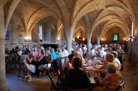 Repas de groupes dans le scriptorium