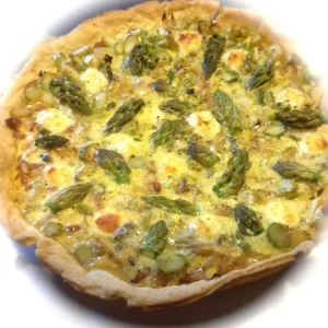 Tarte aux asperges du potager et tomme fraiche de l'Aubrac