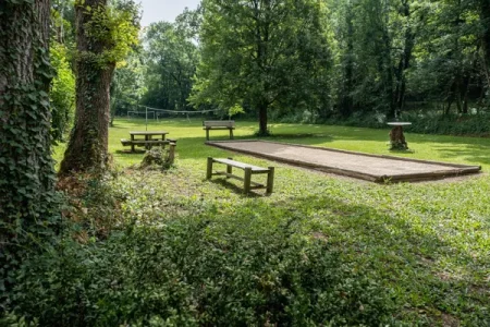 Terrain de pétanque et volley