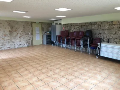 Salle des Fêtes Pierrefiche du Larzac (salle groupes)