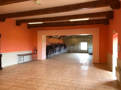 Salle des Fêtes Pierrefiche du Larzac (salle groupes)