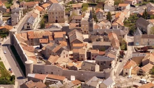 SITE TEMPLIER ET HOSPITALIER DE LA CAVALERIE VILLAGE FORTIFIE