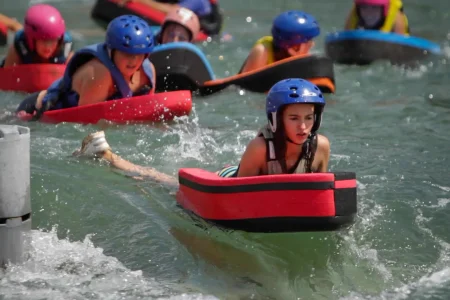 Découvrez l'hydrospeed, au stade d'eaux vives de Millau !