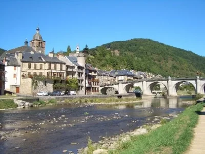 Les Quais du Lot à St Geniez d'Olt