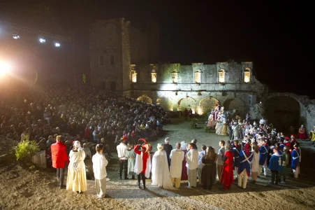 Visite du Château et de la cité médiévale de Sévérac en juillet-août (groupes)