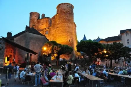 château de Coupiac marché