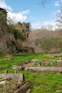 Jardin et château de Jalenques