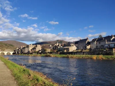 Les quais du Lot à Saint-Geniez d'Olt