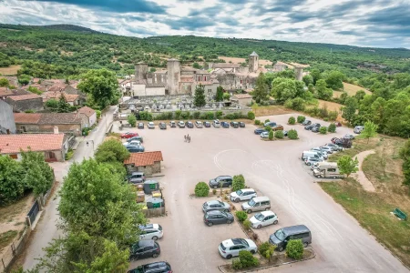 Commanderie du Larzac - parking