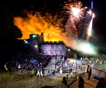 SPECTACLE SON ET LUMIERE "Des pierre et des Hommes" à Sévérac-le-Château.