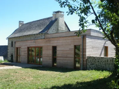 Maison du Bois sur le sentier de l'imaginaire de Taussac