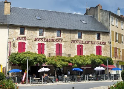 HOTEL-RESTAURANT DE LA GARE-1©L-BOUSQUET-Causses-Aubrac.jpeg